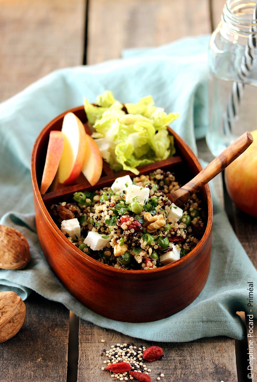 Bento déjeuner, salade de quinoa petits pois et raisins